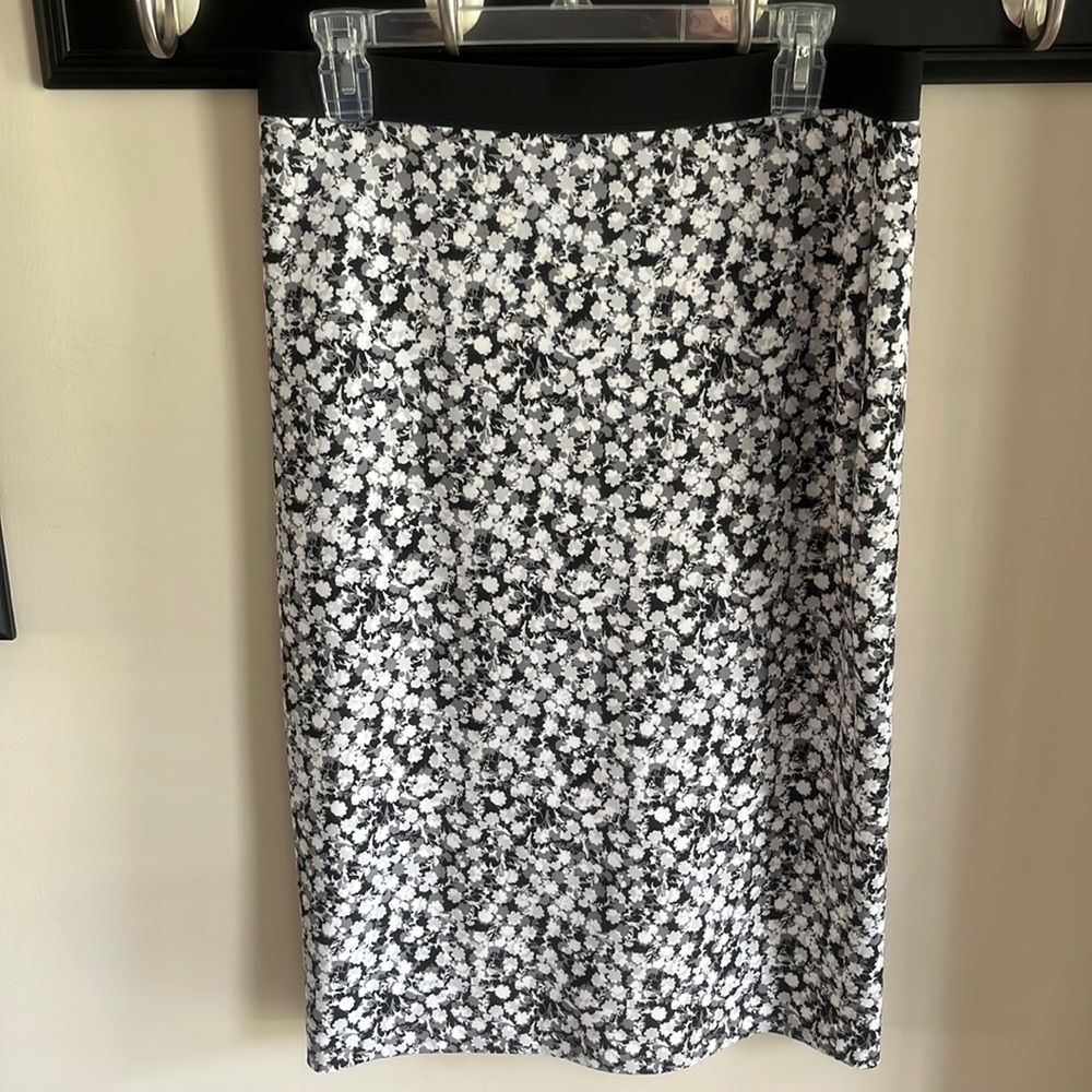 ๐HP 12/16๐Alfani pencil skirt w/visible elastic waist and back silver zipper - Picture 1 of 5